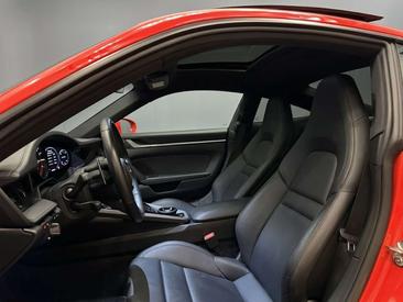 Porsche 911 Carrera 4S — photo 4