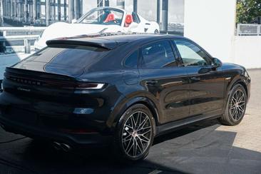 Porsche Cayenne S E-Hybrid — photo 5