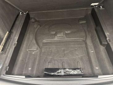 Porsche Macan — photo 23