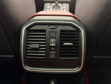 Porsche Macan — photo 25