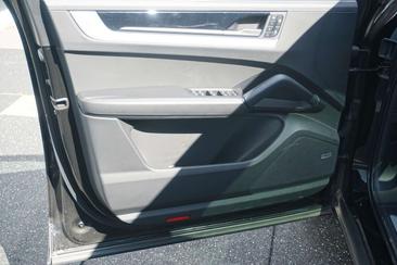Porsche Cayenne S E-Hybrid — photo 17