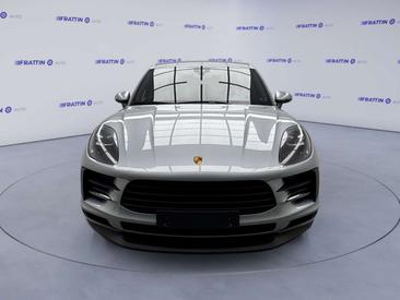 Porsche Macan — photo 8