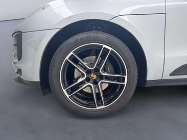 Porsche Macan — photo 9
