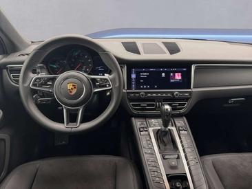 Porsche Macan — photo 13
