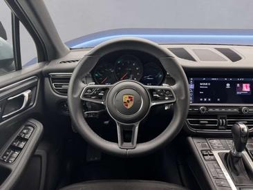 Porsche Macan — photo 15
