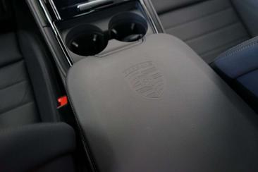 Porsche Panamera 4S E-Hybrid — photo 27