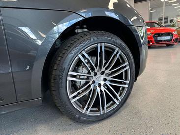 Porsche Macan I S — photo 5