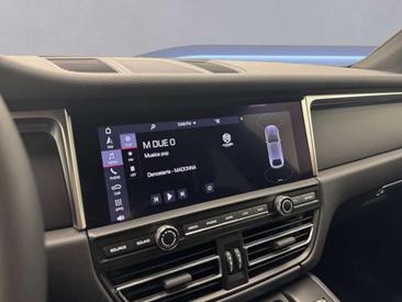 Porsche Macan — photo 19