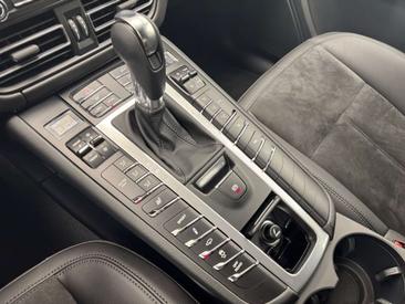 Porsche Macan — photo 20