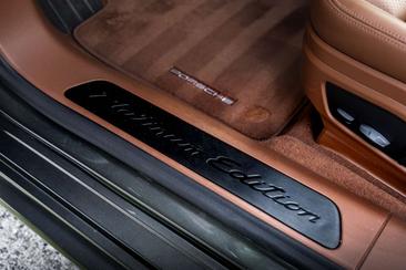 Porsche Panamera 4 E-Hybrid — photo 7