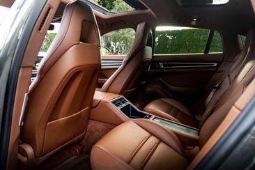 Porsche Panamera 4 E-Hybrid — photo 9
