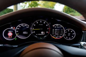 Porsche Panamera 4 E-Hybrid — photo 15