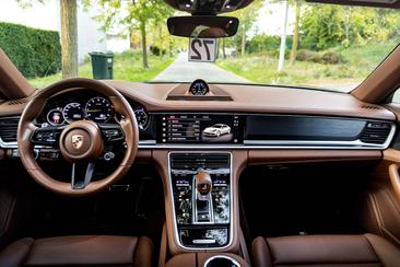 Porsche Panamera 4 E-Hybrid — photo 16