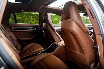 Porsche Panamera 4 E-Hybrid — photo 19