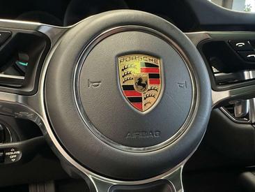 Porsche Macan I S — photo 24
