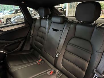 Porsche Macan I S — photo 30