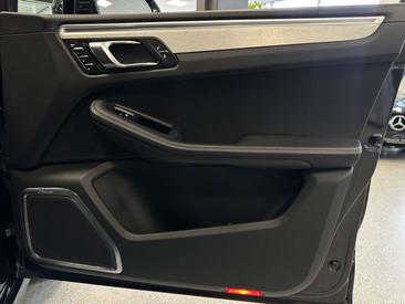 Porsche Macan I S — photo 32