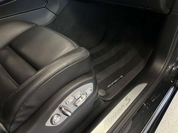 Porsche Macan I S — photo 36