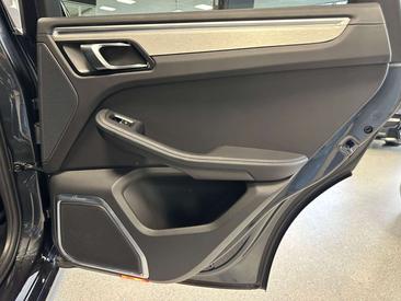 Porsche Macan I S — photo 41