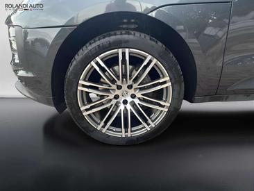 Porsche Macan — photo 9