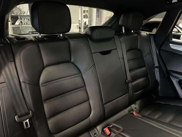 Porsche Macan I S — photo 43