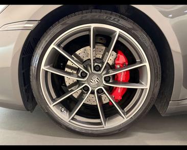 Porsche 911 Carrera 4S — photo 13