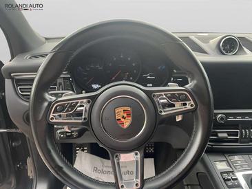 Porsche Macan — photo 12