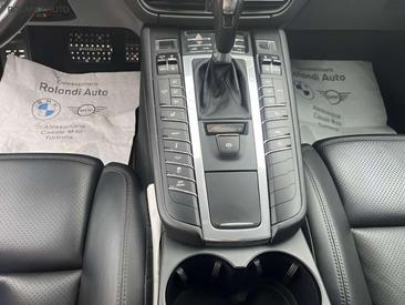 Porsche Macan — photo 16