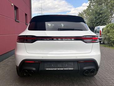 Porsche Macan — photo 6