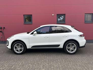 Porsche Macan — photo 8