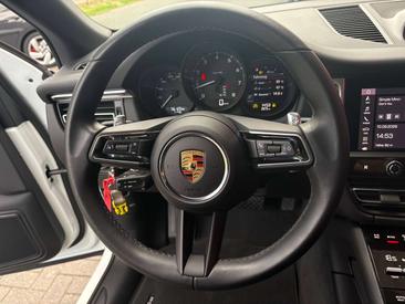 Porsche Macan — photo 12