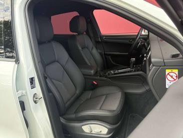 Porsche Macan — photo 13