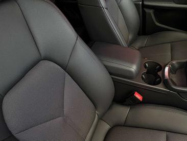 Porsche Macan — photo 15