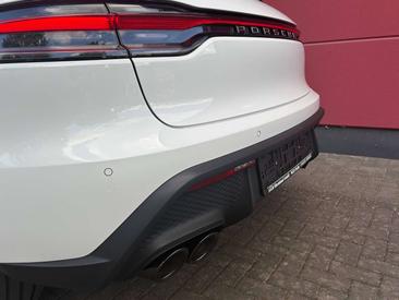 Porsche Macan — photo 21