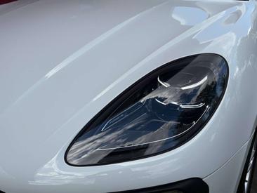 Porsche Macan — photo 23