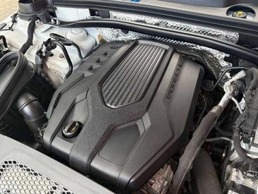 Porsche Macan — photo 24