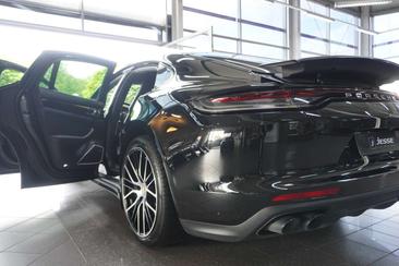 Porsche Panamera 4 E-Hybrid — photo 10