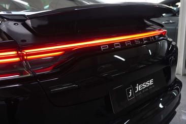 Porsche Panamera 4 E-Hybrid — photo 12