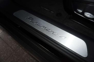 Porsche Panamera 4 E-Hybrid — photo 20