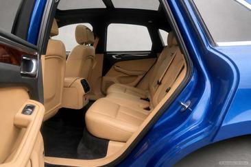 Porsche Macan I S — photo 13