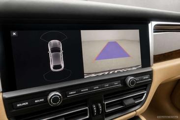 Porsche Macan I S — photo 20