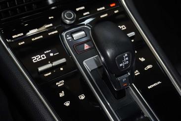 Porsche Panamera 4 E-Hybrid — photo 37