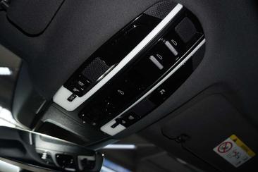 Porsche Panamera 4 E-Hybrid — photo 40