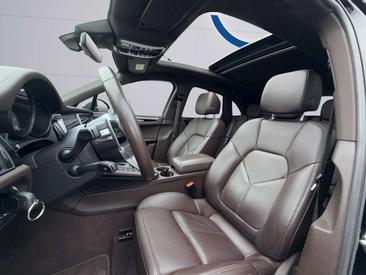 Porsche Macan I S — photo 16