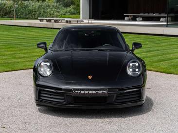 Porsche 911 Carrera 4 — photo 2