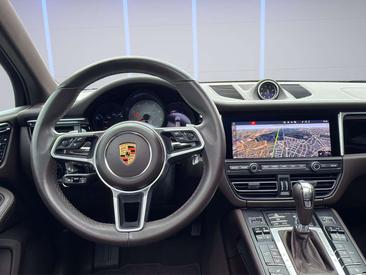 Porsche Macan I S — photo 18