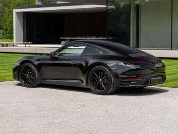 Porsche 911 Carrera 4 — photo 5