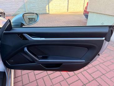 Porsche 911 Carrera S — photo 19