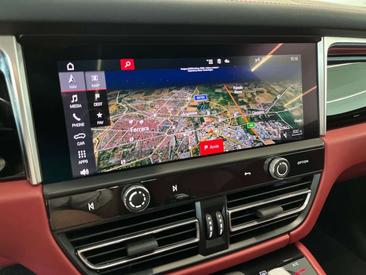 Porsche Macan I S — photo 14