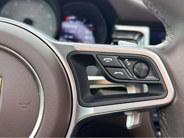 Porsche Macan I S — photo 35
